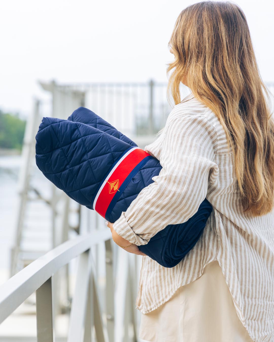 Waterproof Puffer Blanket with Pockets